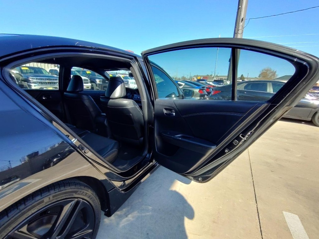 2016 Honda Accord Image 37