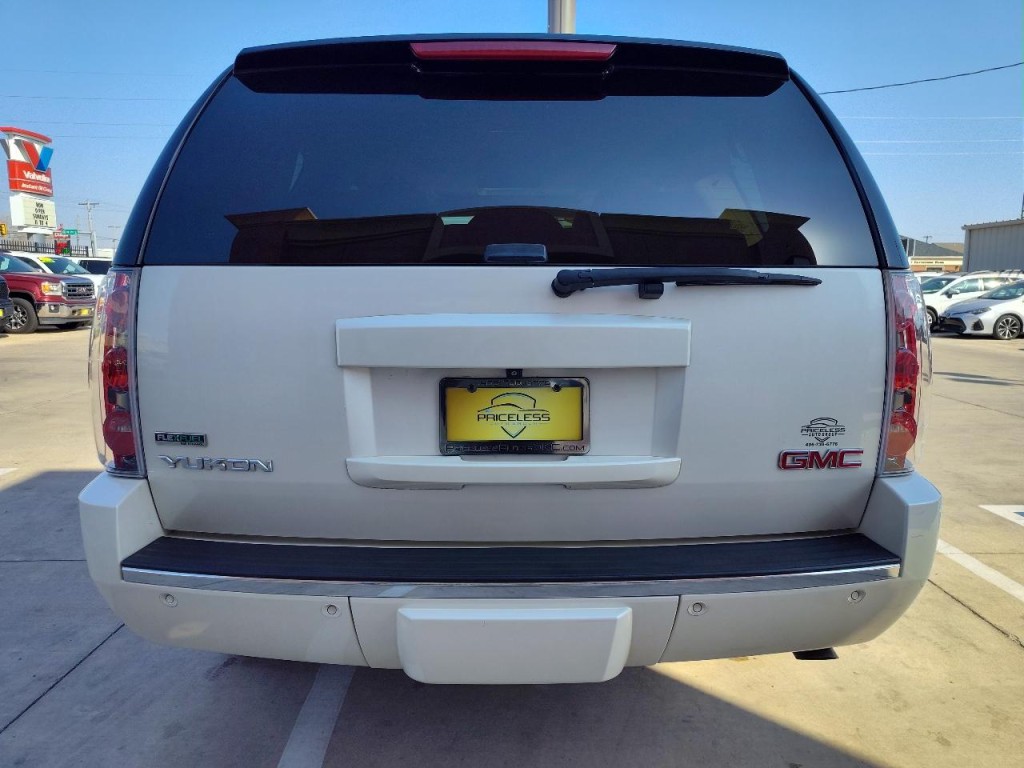 2011 GMC Yukon Image 9