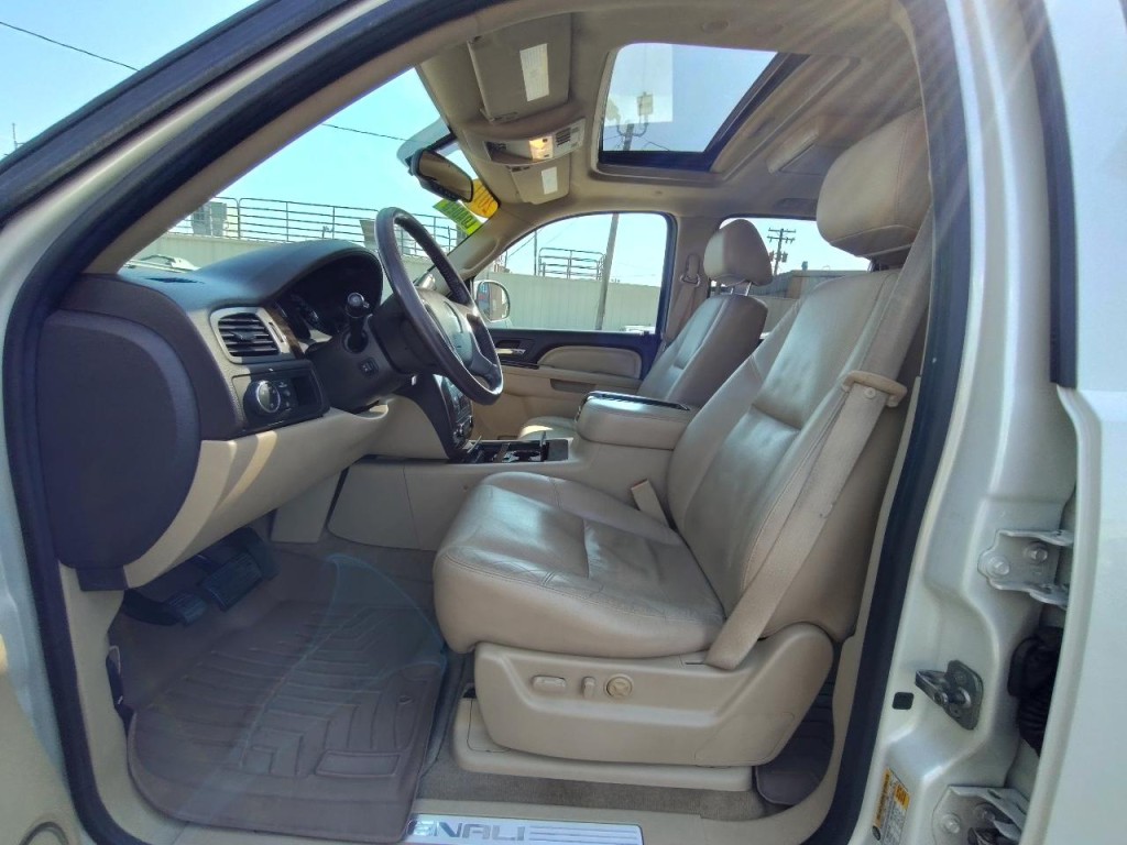 2011 GMC Yukon Image 18