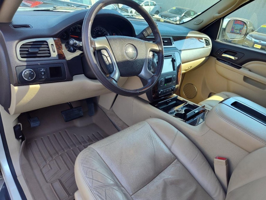 2011 GMC Yukon Image 20