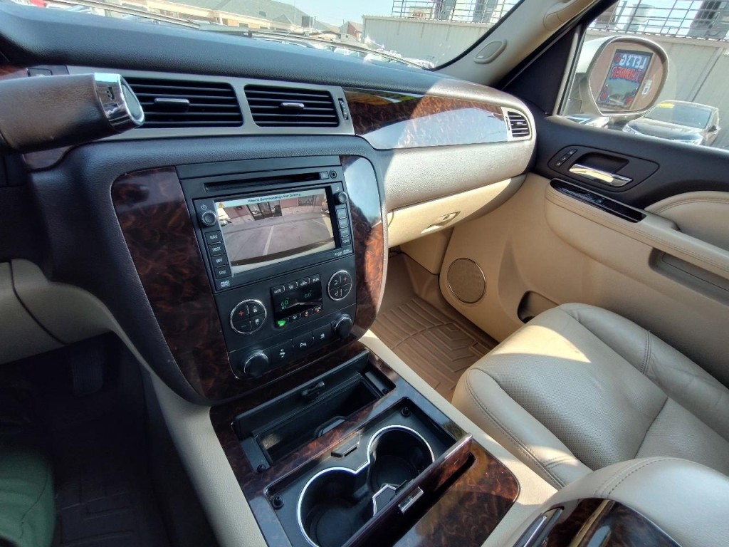 2011 GMC Yukon Image 24