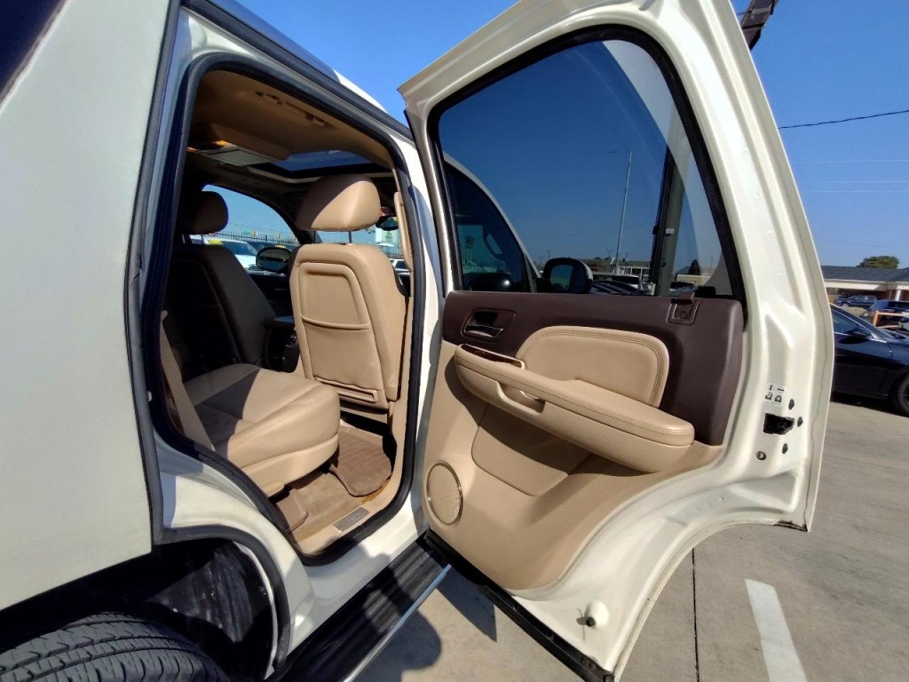 2011 GMC Yukon Image 41