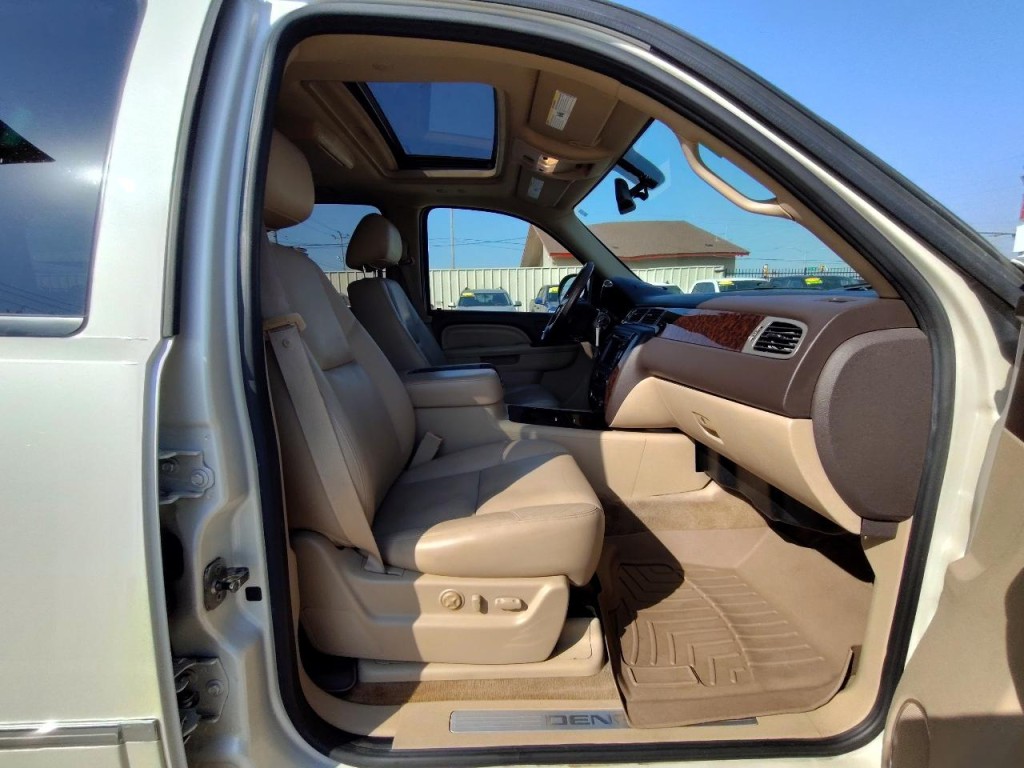 2011 GMC Yukon Image 47