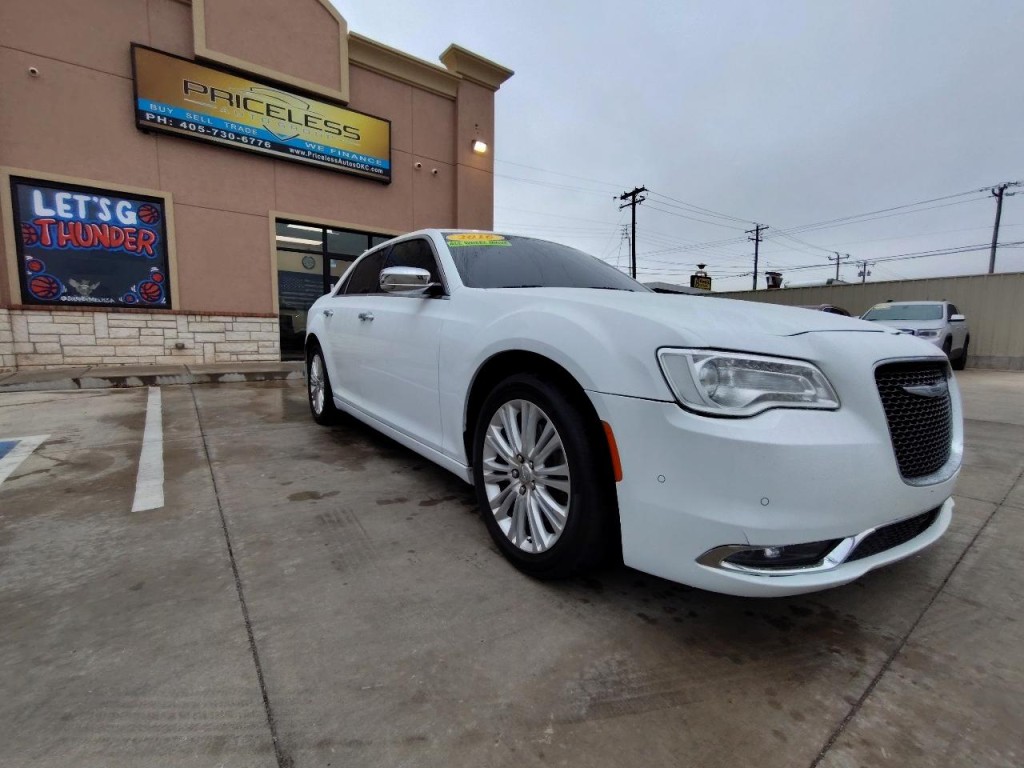 2016 Chrysler 300 Image 2