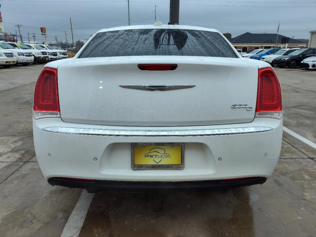 2016 Chrysler 300 Image 5