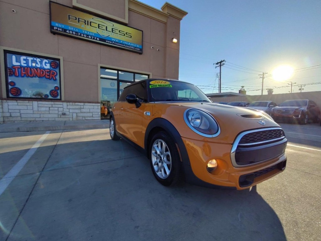 2014 MINI Cooper Image 2