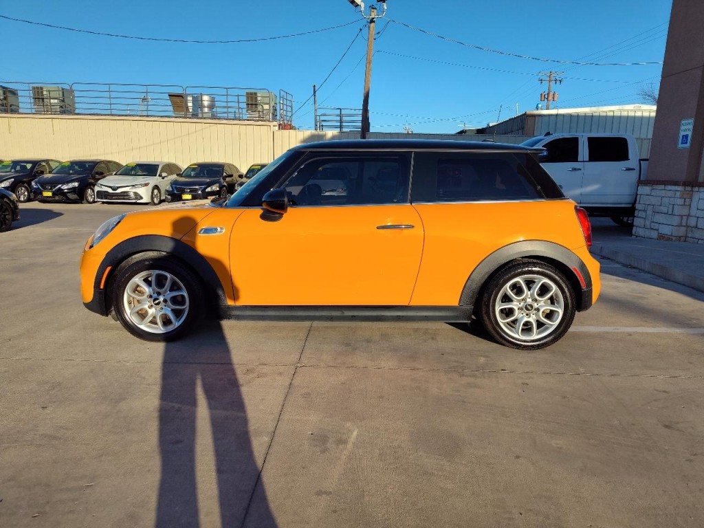 2014 MINI Cooper Image 7