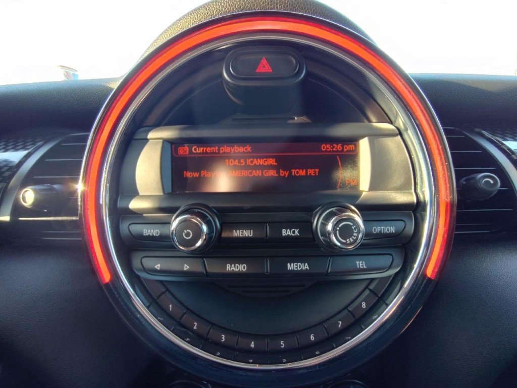 2014 MINI Cooper Image 25