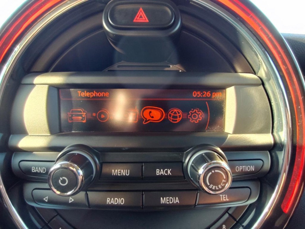 2014 MINI Cooper Image 26