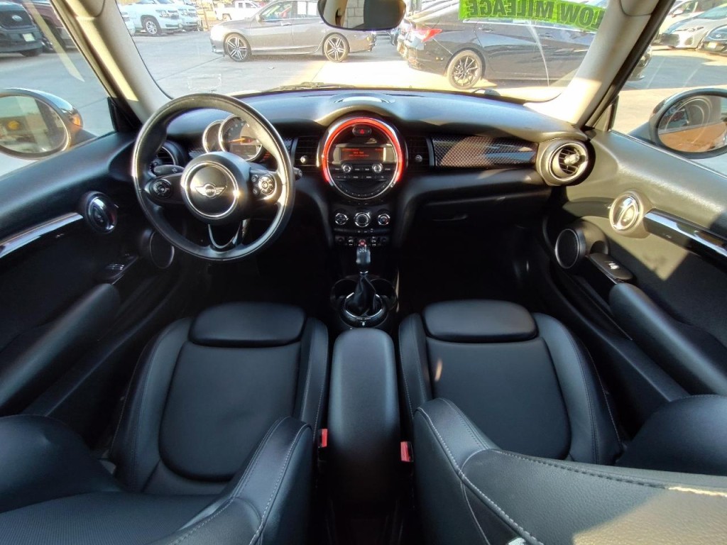 2014 MINI Cooper Image 29