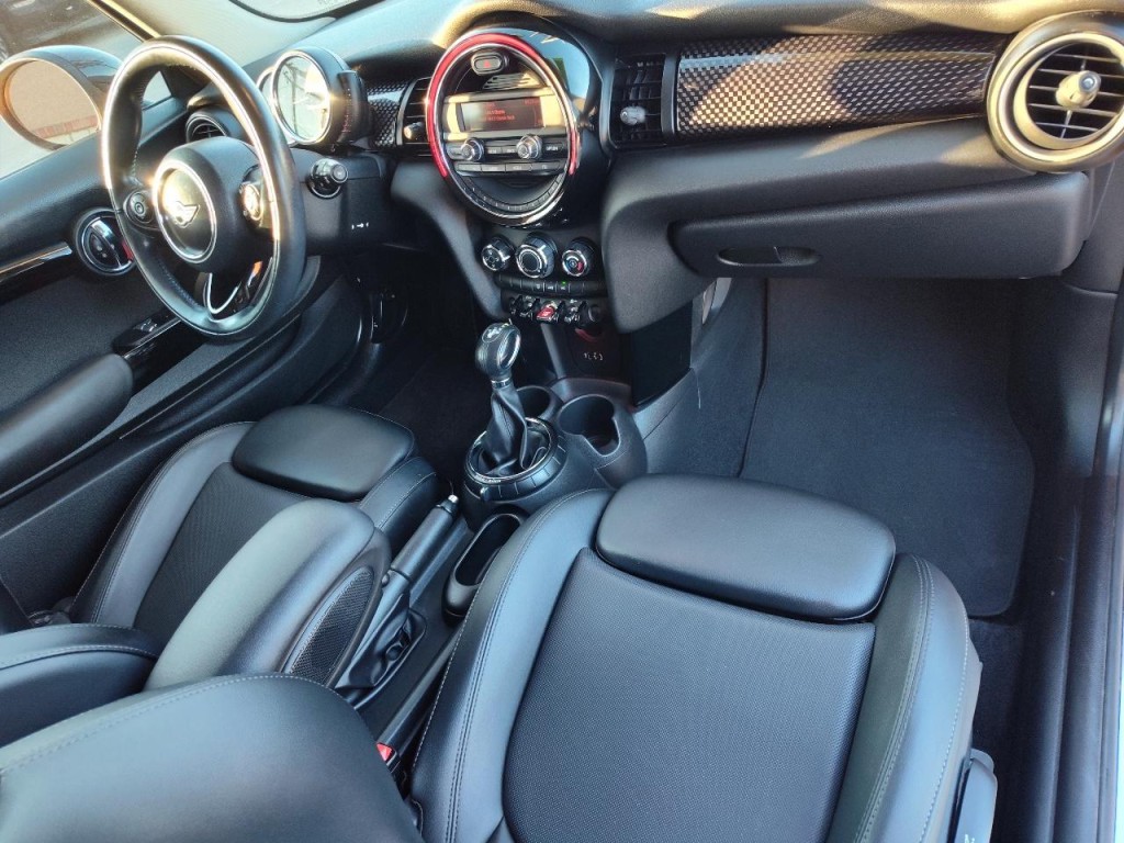 2014 MINI Cooper Image 35