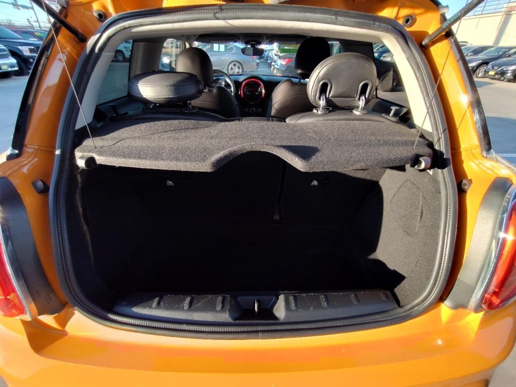 2014 MINI Cooper Image 37