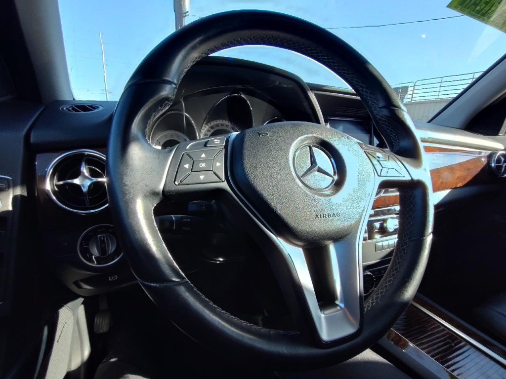 2013 Mercedes-Benz GLK-Class Image 18