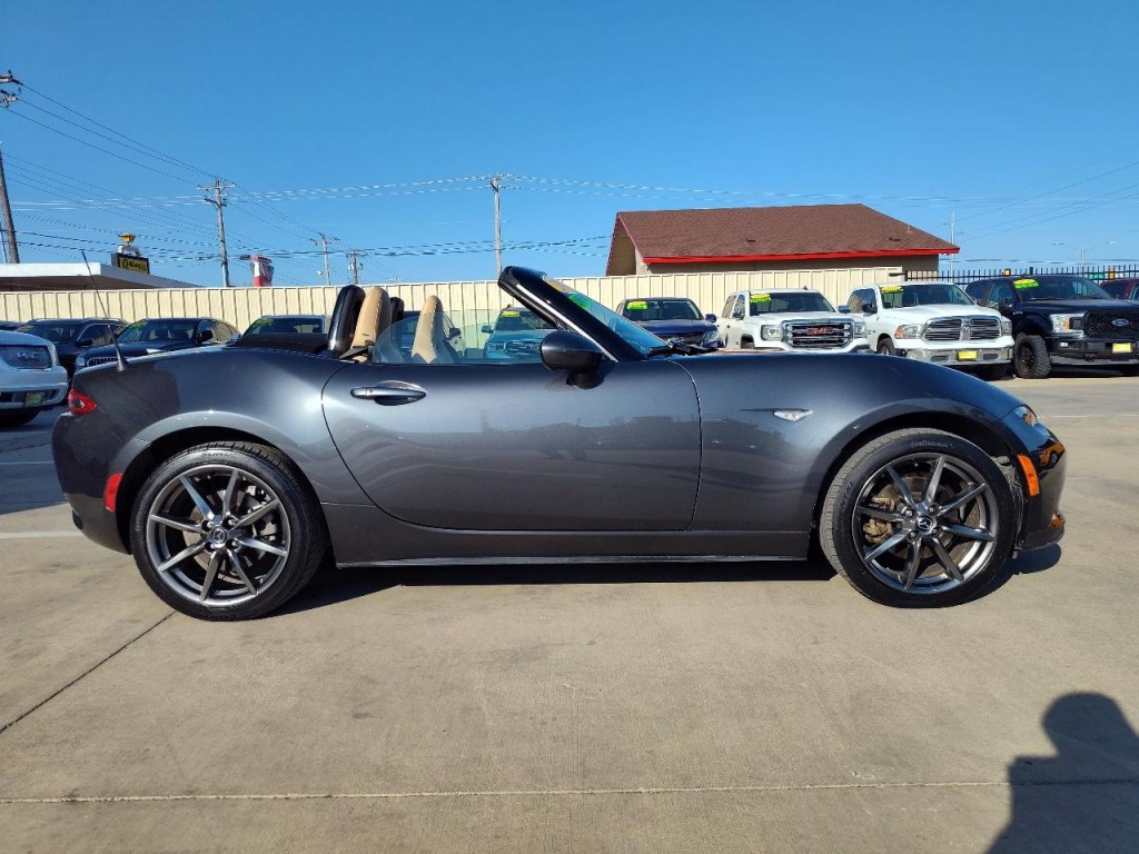 2016 Mazda MX-5 Miata Image 11
