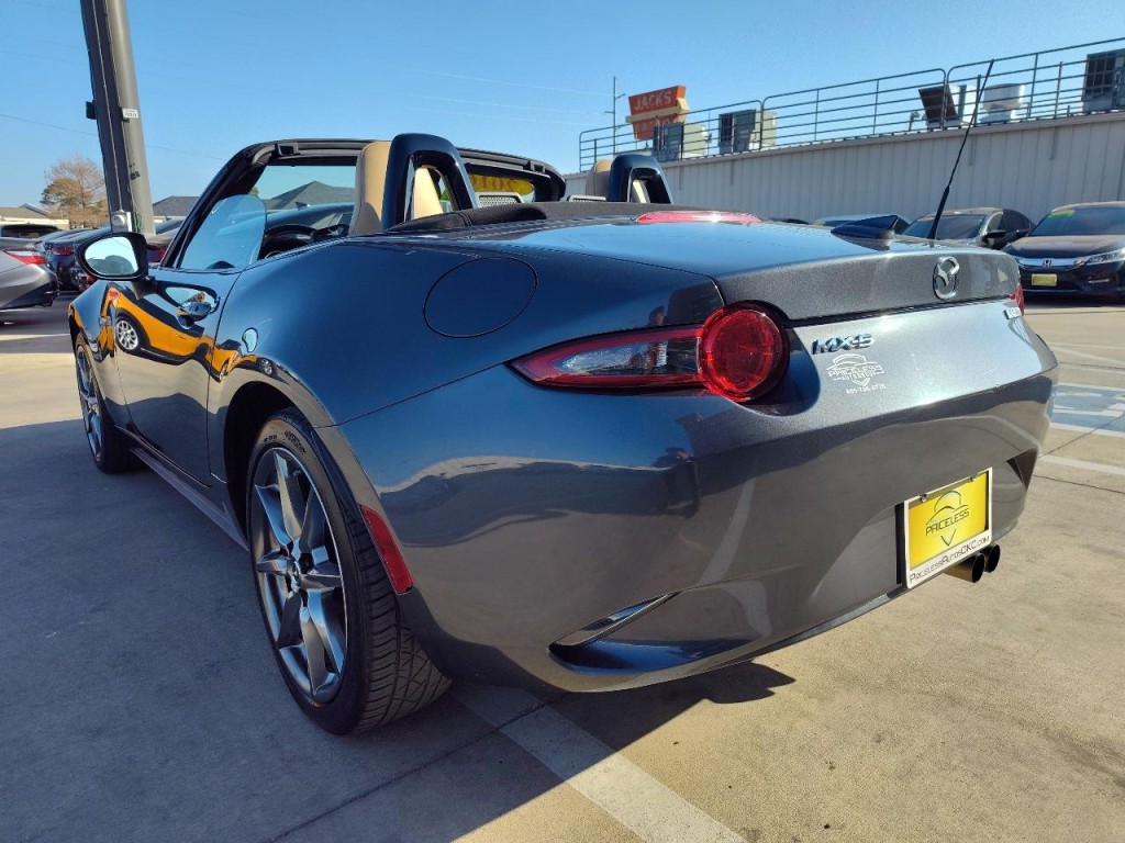 2016 Mazda MX-5 Miata Image 14