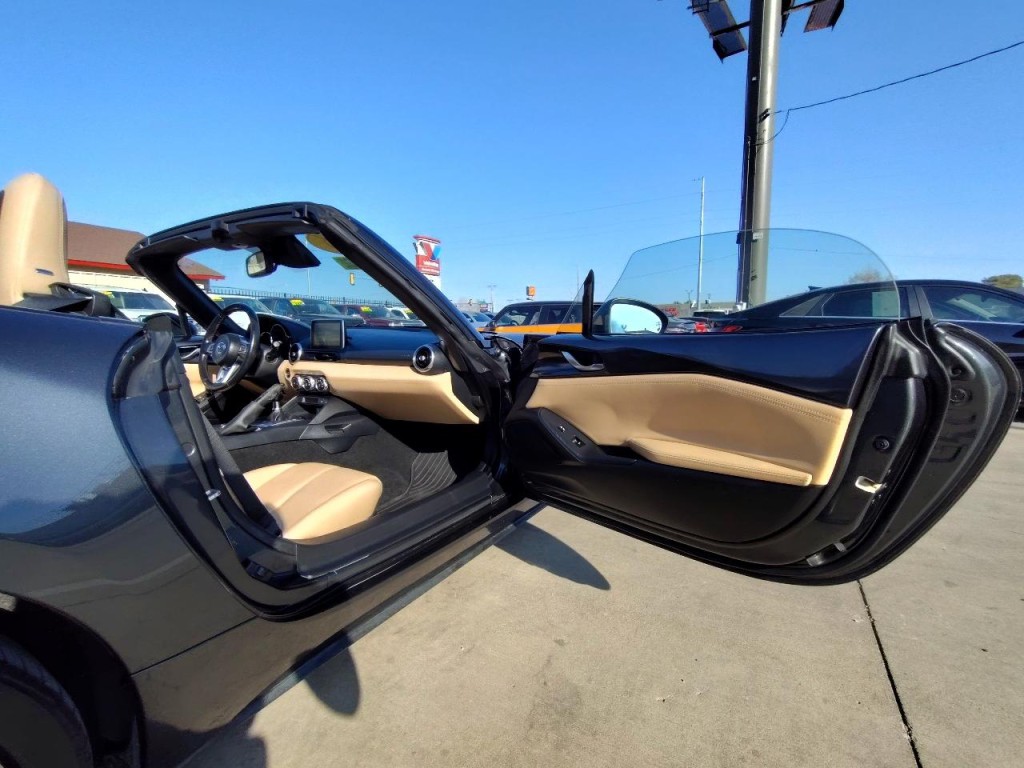 2016 Mazda MX-5 Miata Image 36