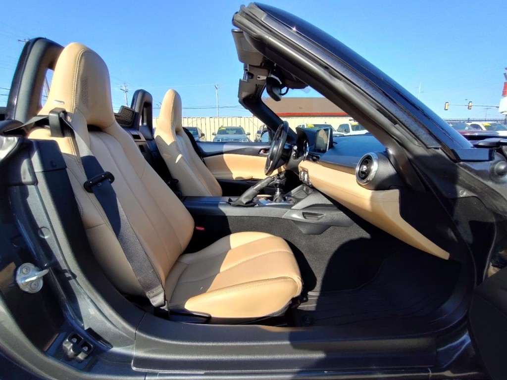 2016 Mazda MX-5 Miata Image 37