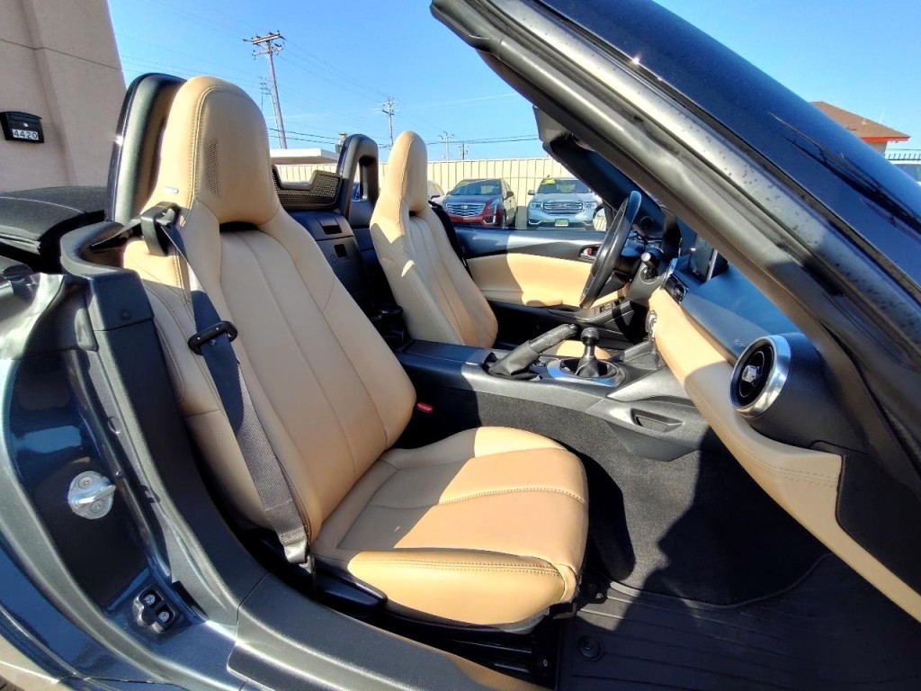 2016 Mazda MX-5 Miata Image 38