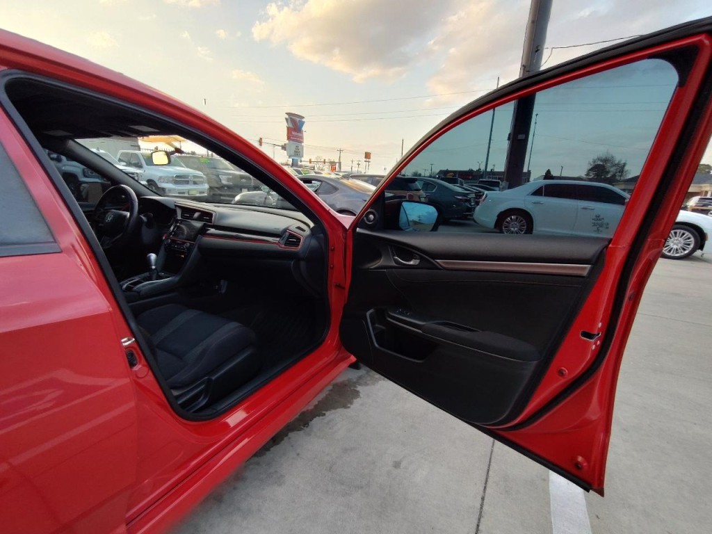 2018 Honda Civic Image 42