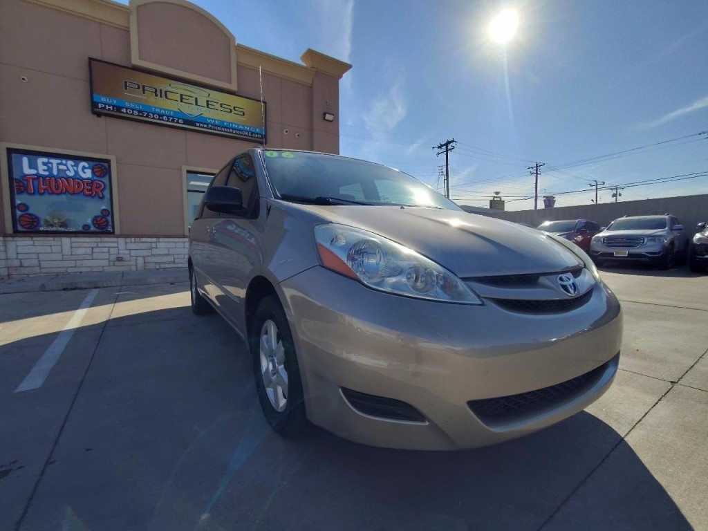 2006 Toyota Sienna Image 2