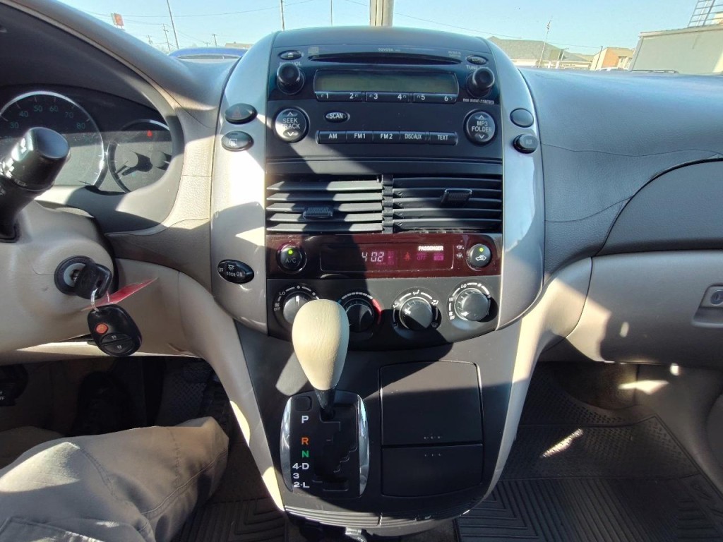2006 Toyota Sienna Image 23