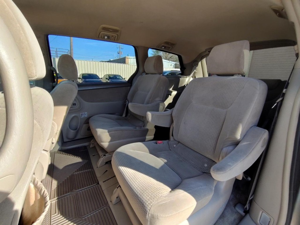 2006 Toyota Sienna Image 25
