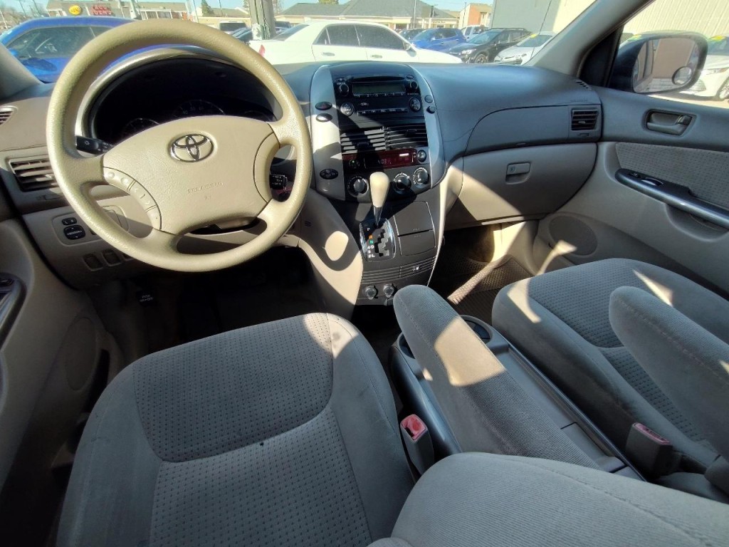 2006 Toyota Sienna Image 28