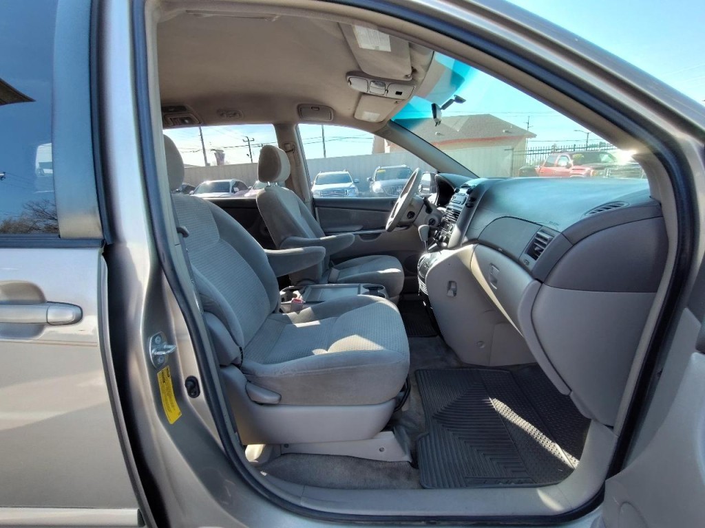 2006 Toyota Sienna Image 35