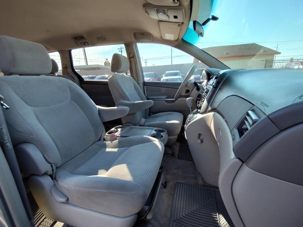 2006 Toyota Sienna Image 36