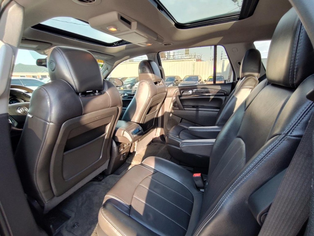 2015 Buick Enclave Image 34