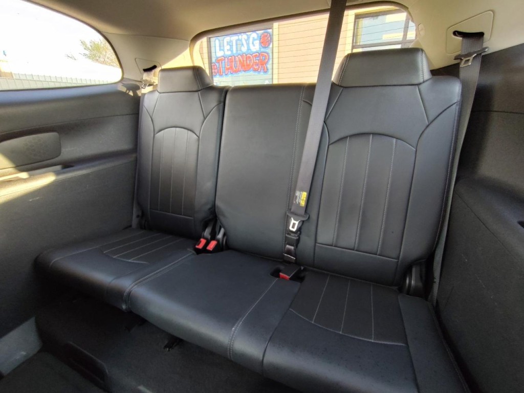 2015 Buick Enclave Image 38