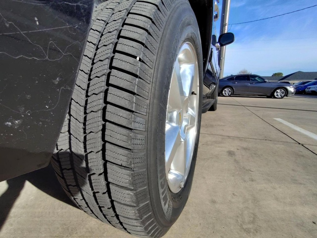 2011 Chevrolet Suburban Image 9