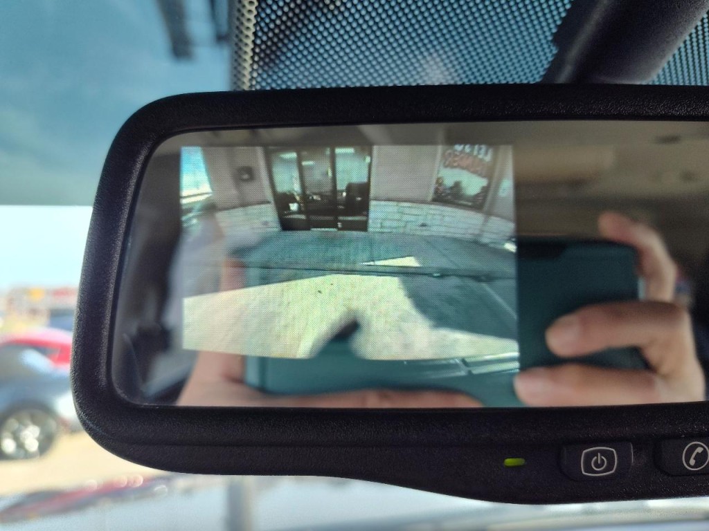 2011 Chevrolet Suburban Image 21