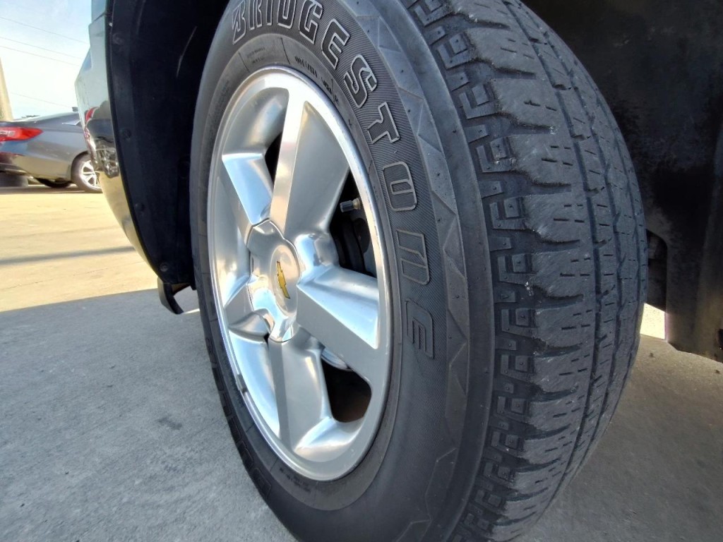 2011 Chevrolet Suburban Image 41