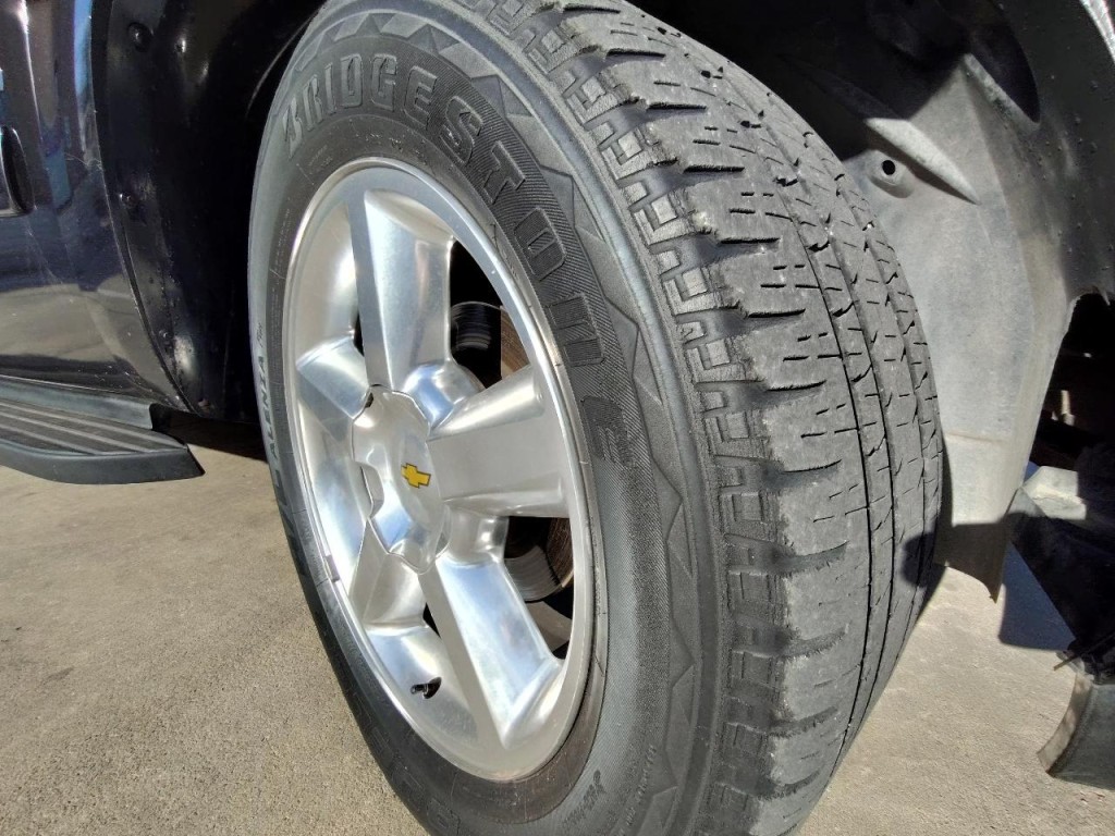 2011 Chevrolet Suburban Image 42