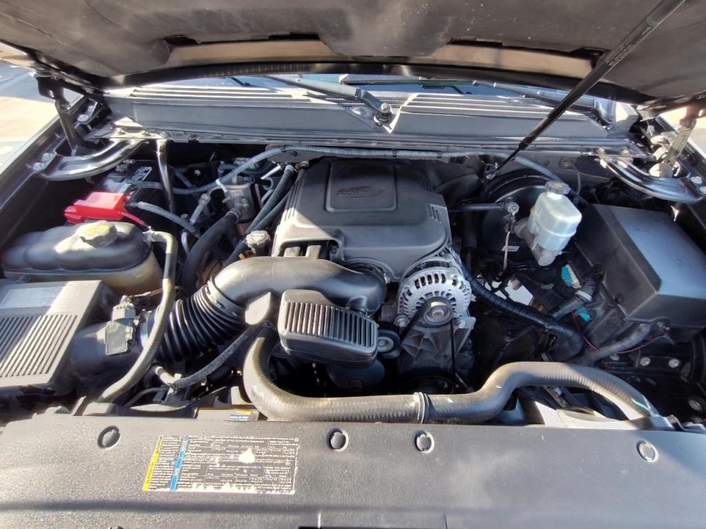 2011 Chevrolet Suburban Image 43
