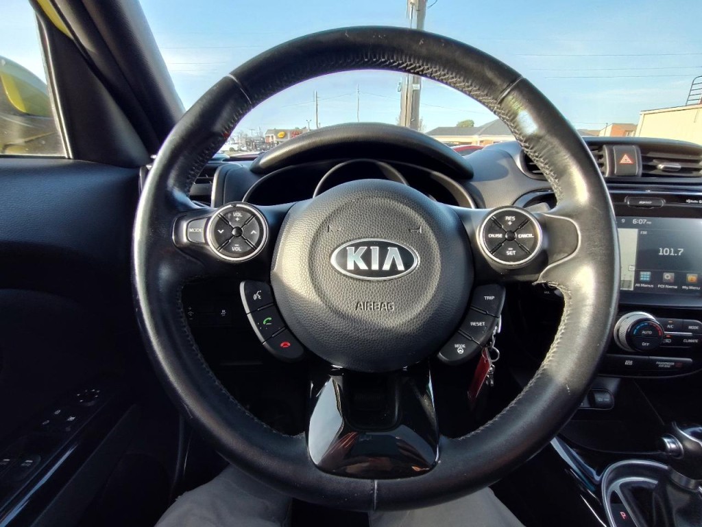2015 Kia Soul Image 17