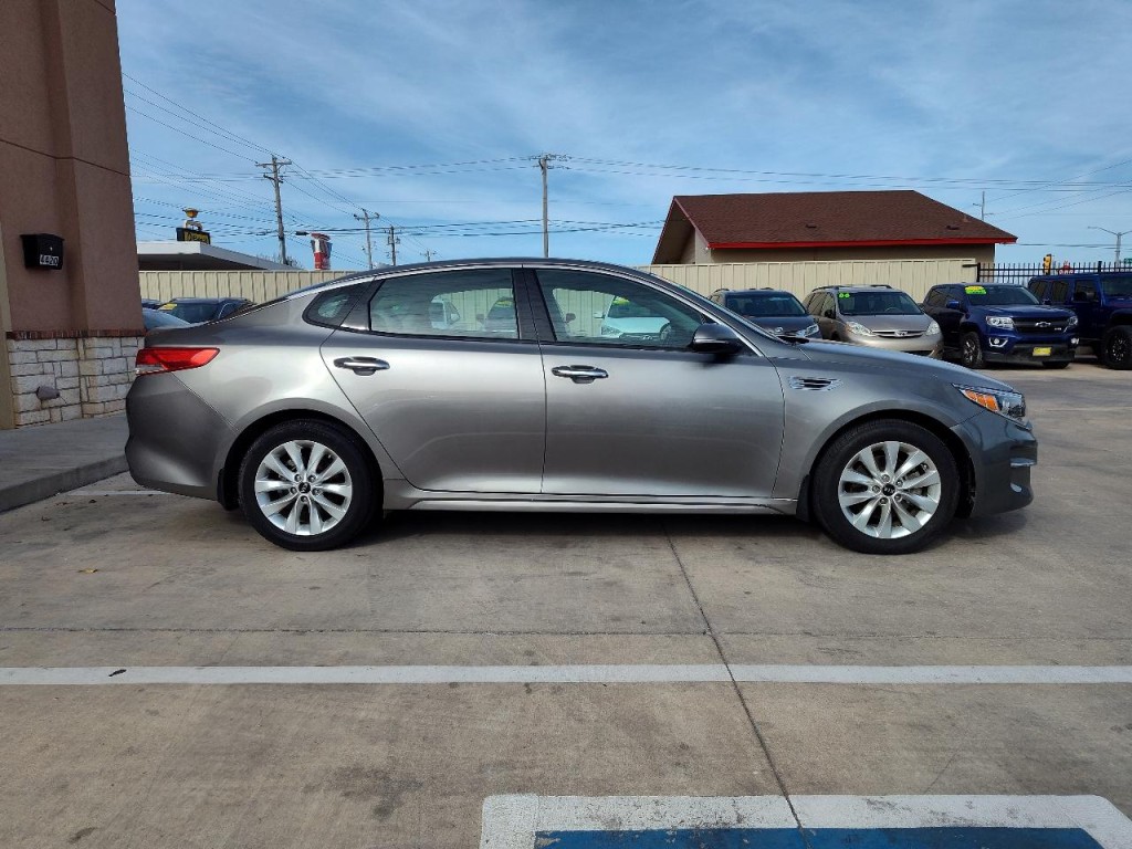 2018 Kia Optima Image 3