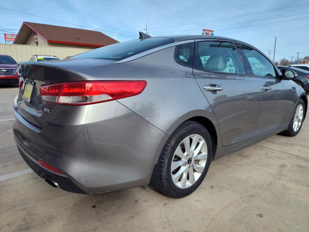 2018 Kia Optima Image 4