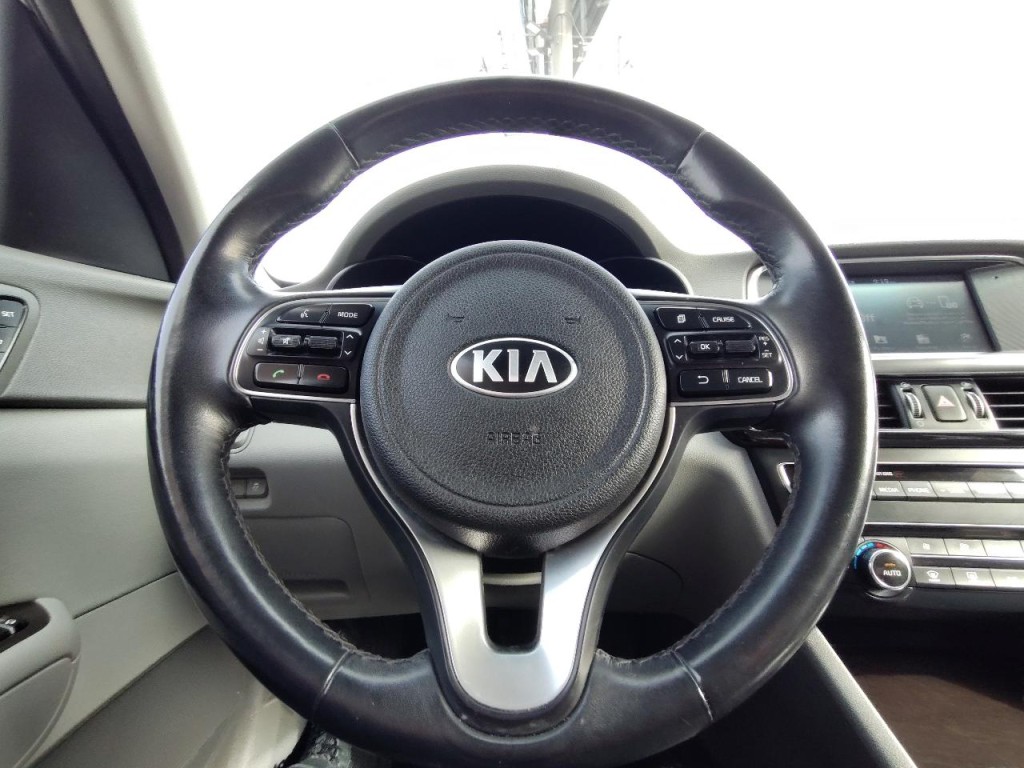 2018 Kia Optima Image 17
