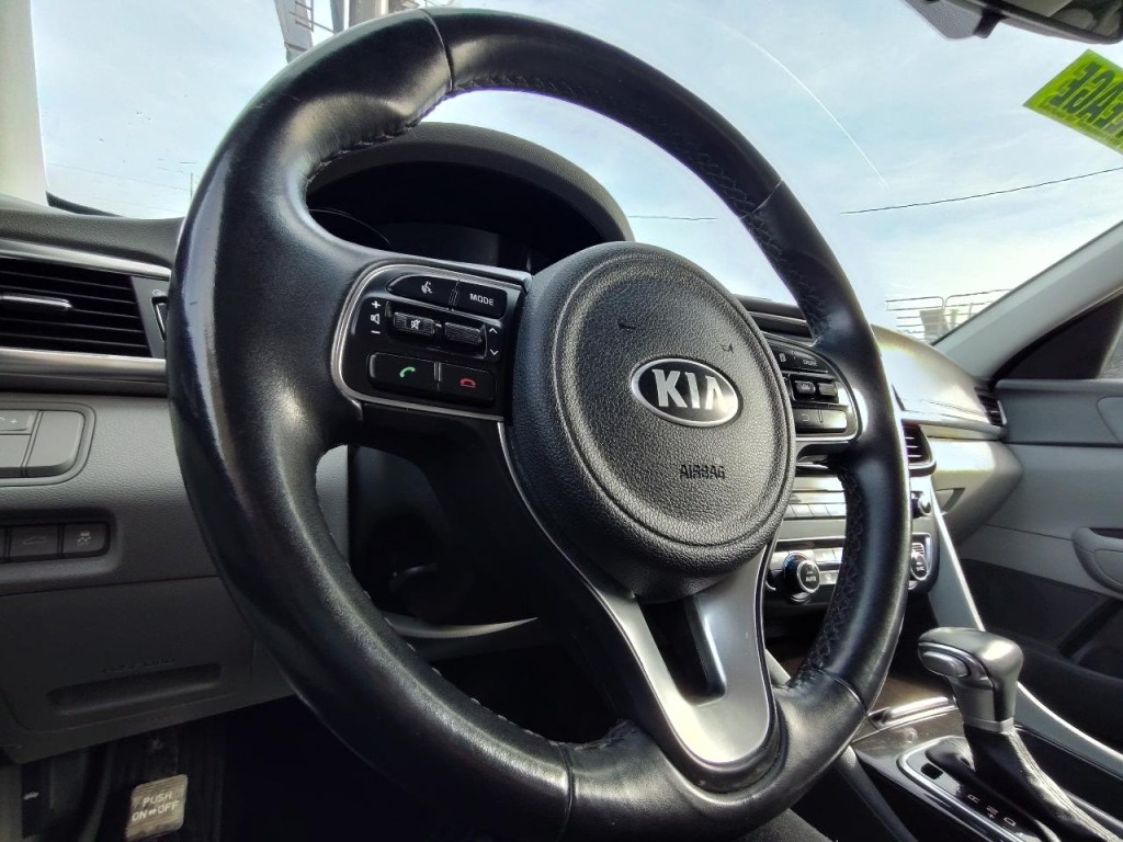 2018 Kia Optima Image 18