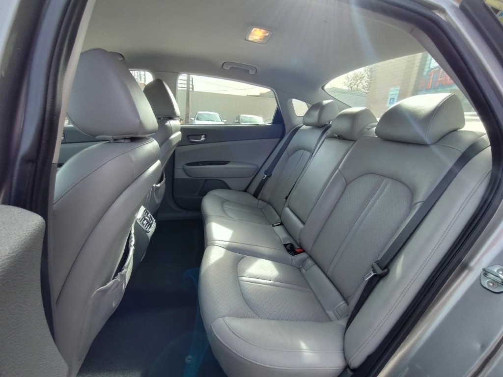 2018 Kia Optima Image 31