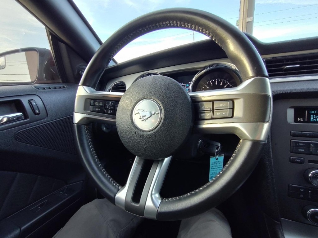 2014 Ford Mustang Image 28