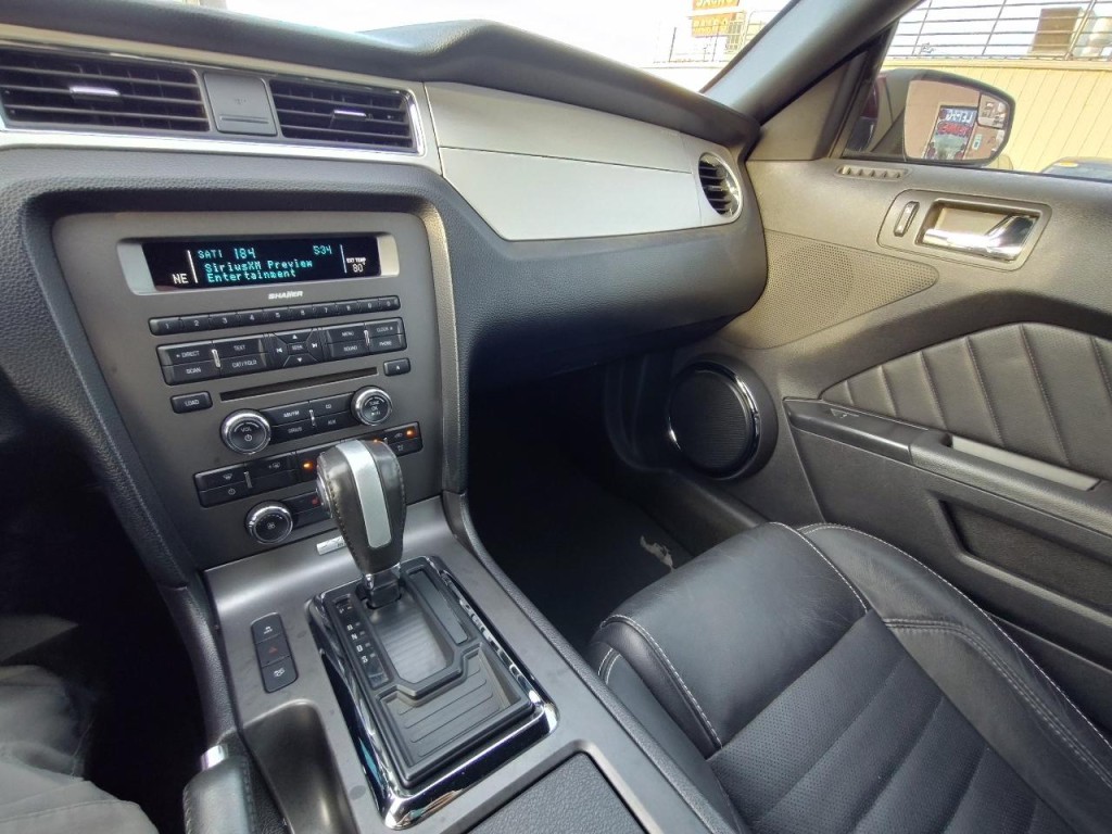 2014 Ford Mustang Image 30