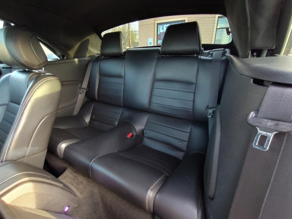 2014 Ford Mustang Image 34