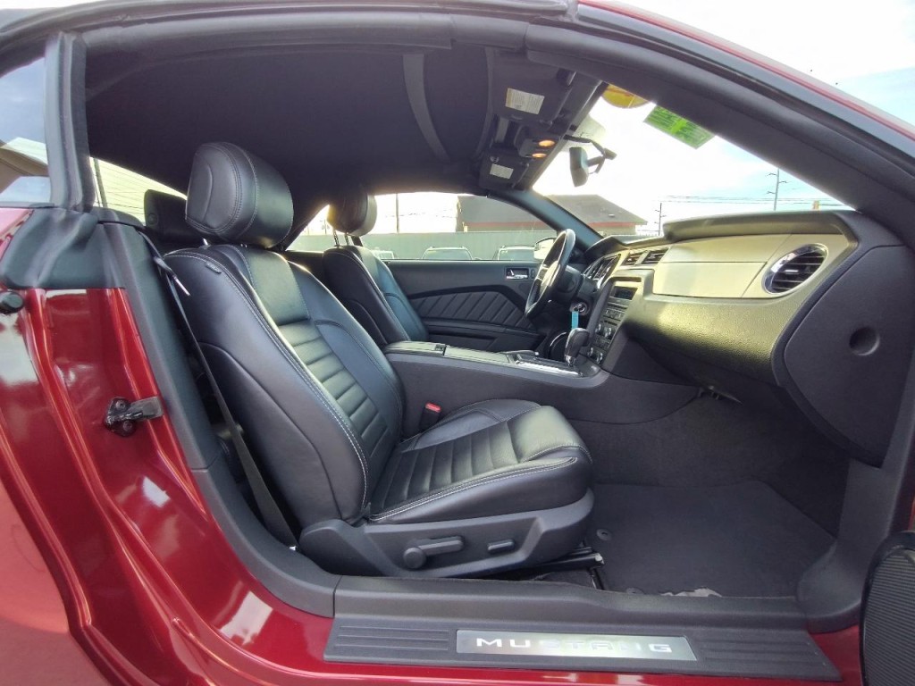 2014 Ford Mustang Image 36