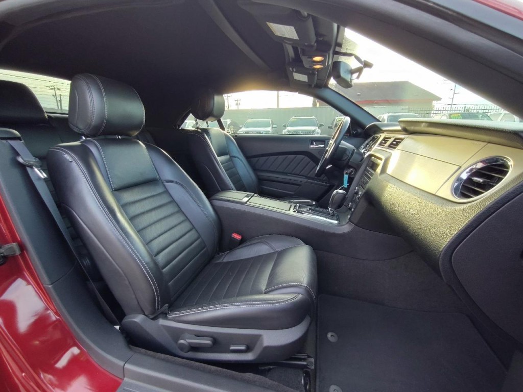 2014 Ford Mustang Image 37