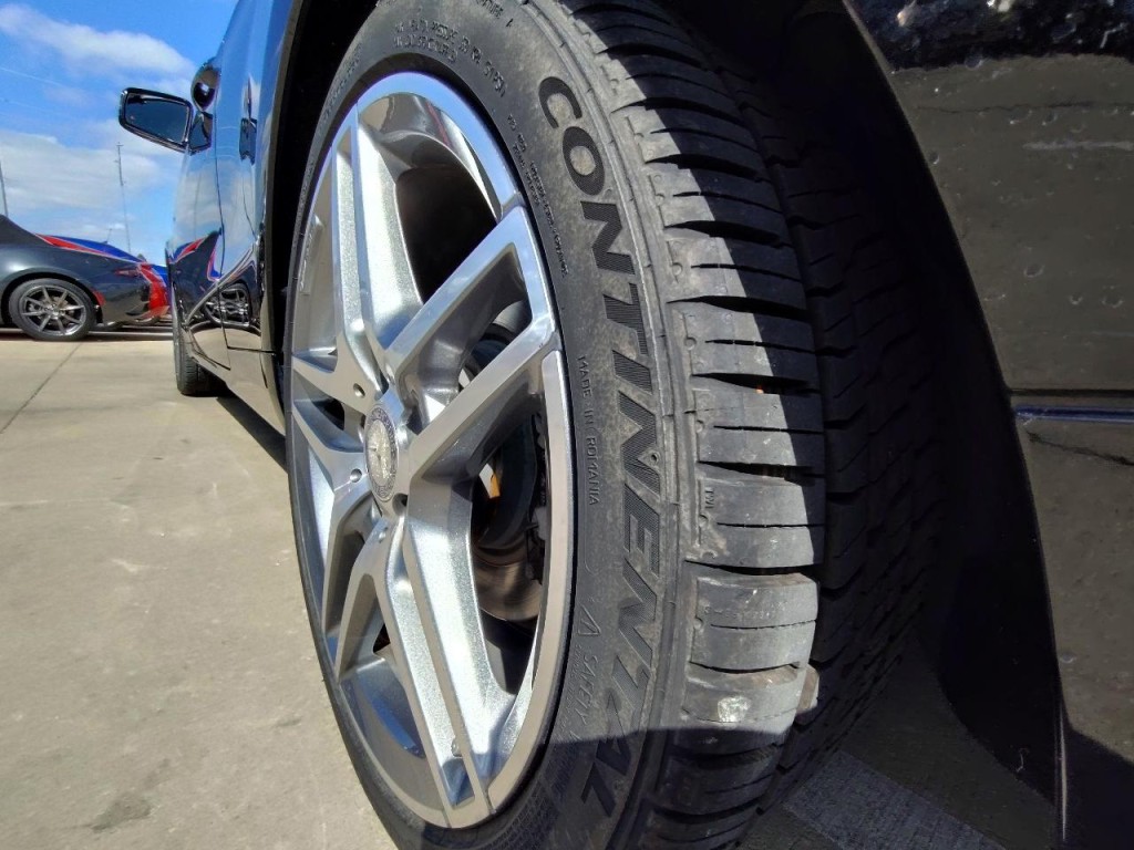 2014 Mercedes-Benz E-Class Image 16