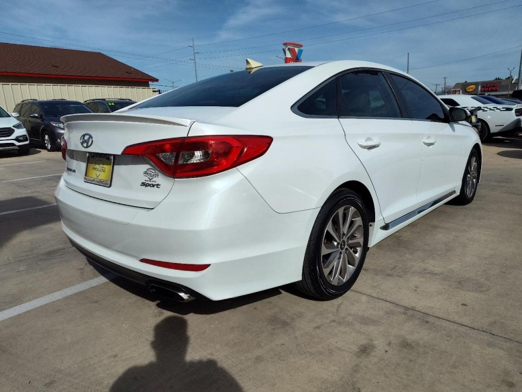 2017 Hyundai Sonata Image 4