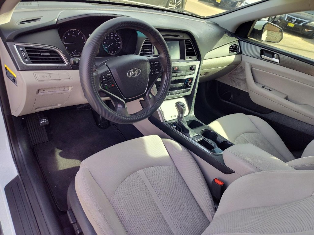 2017 Hyundai Sonata Image 16